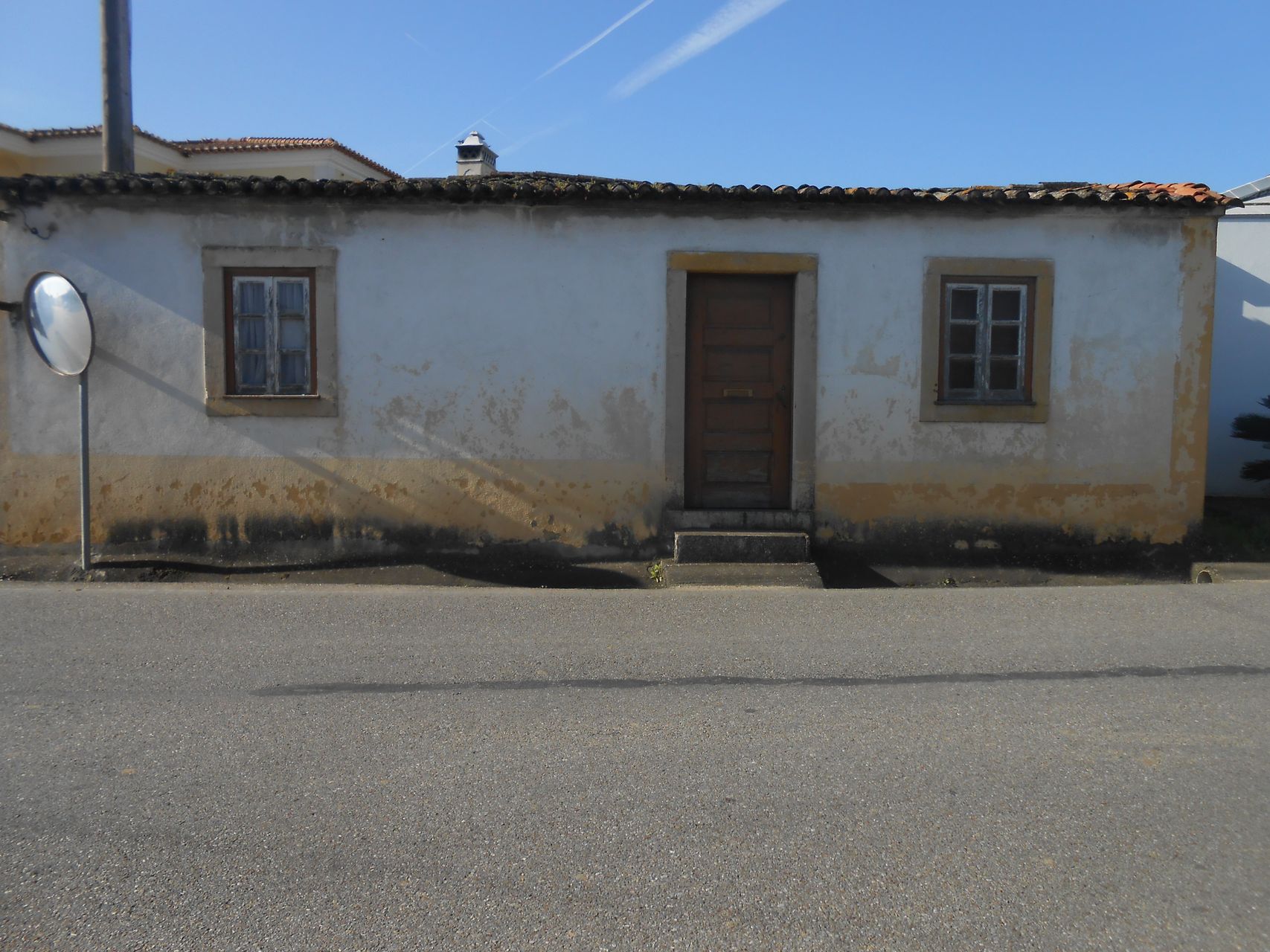 Country house in need of renovation 2 / 5