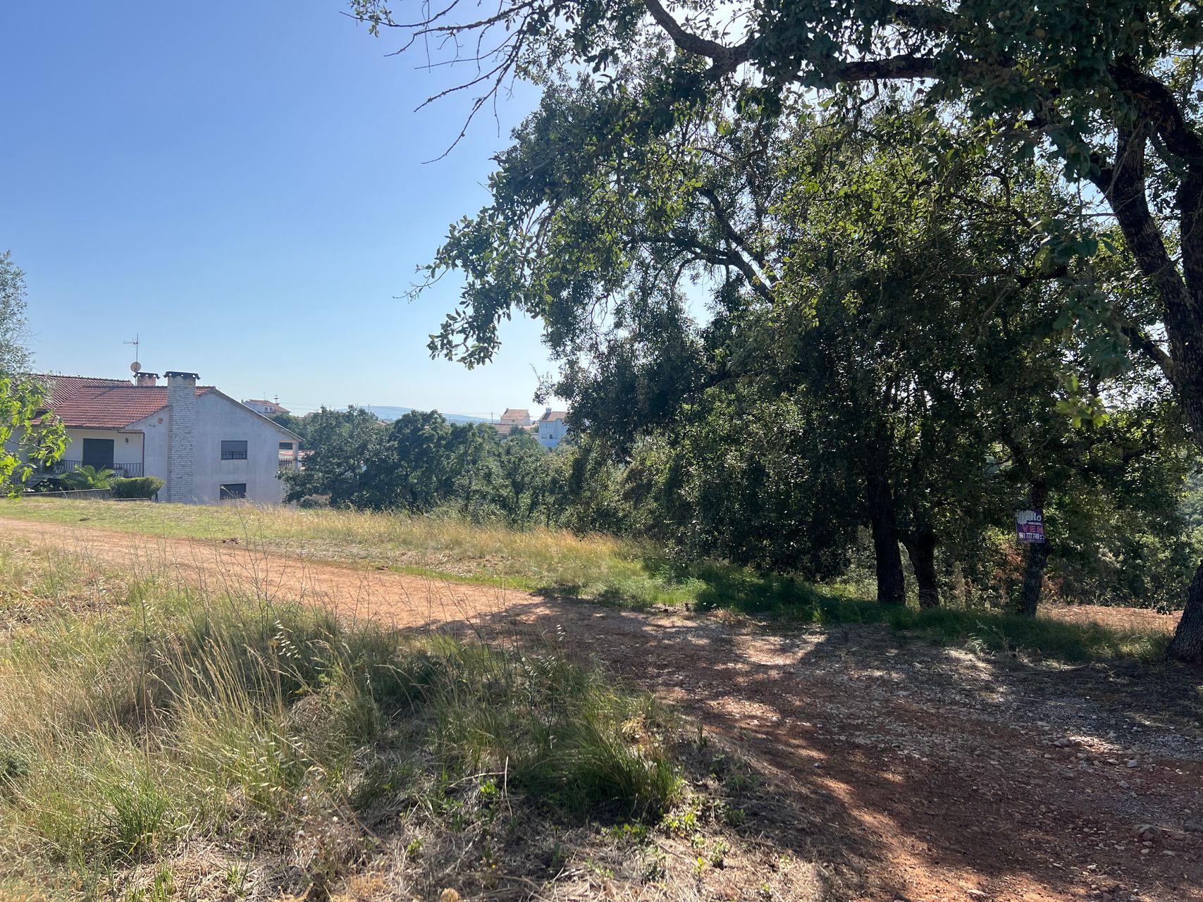 Plot of land near the town, suitable for building! 1 / 5