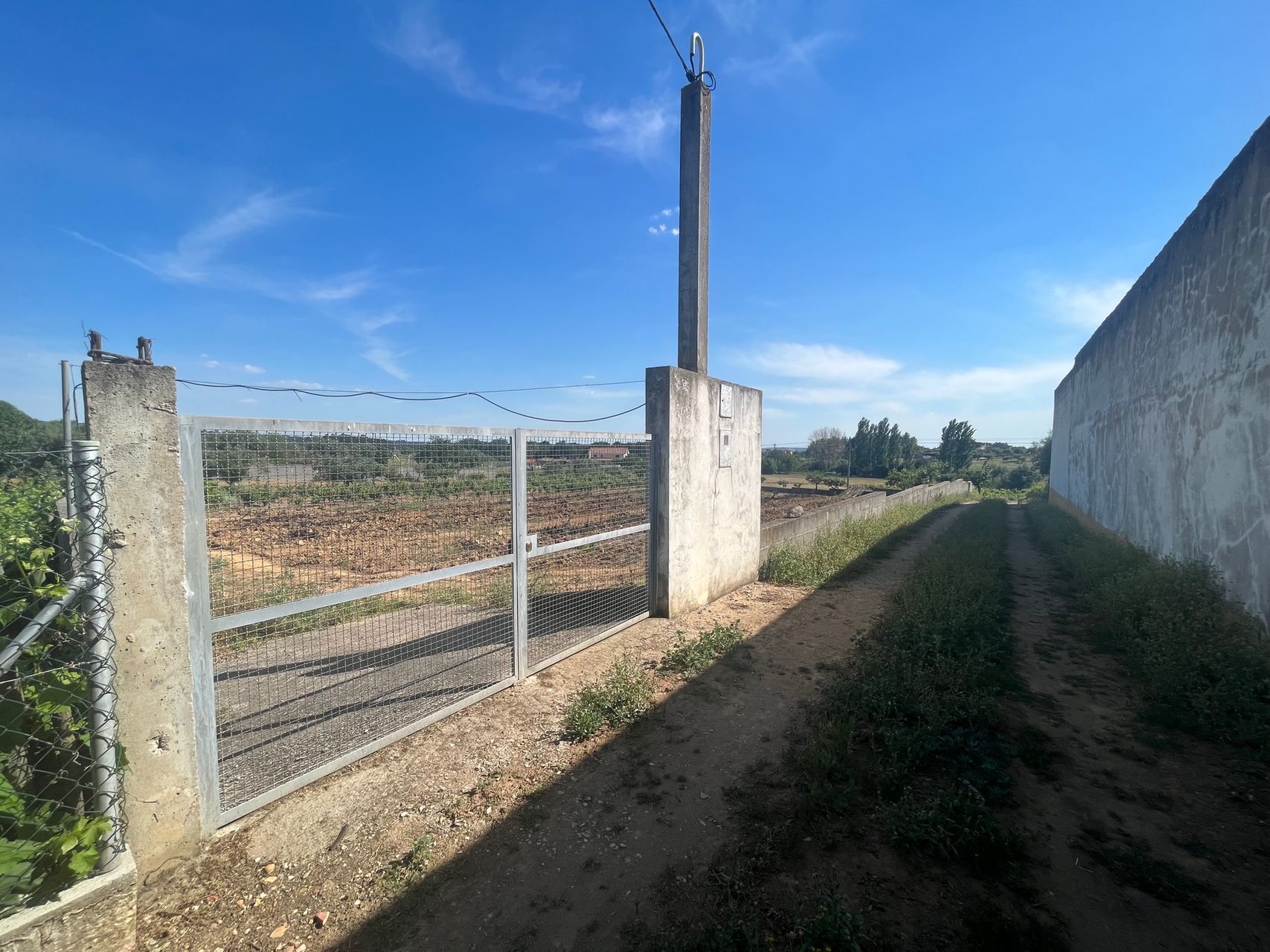 Urban plot with the potential to build two detached houses! 2 / 5