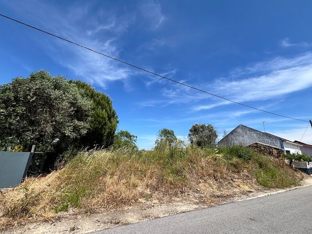 Plot of land suitable for building, near the town 3 / 5