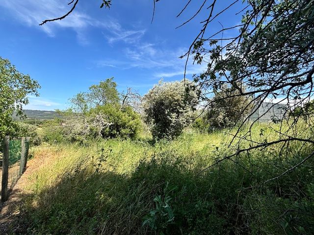 Plot of land suitable for building, near the town 4 / 5