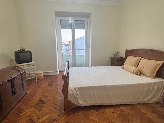 Refurbished 2-bedroom apartment for sale - Before