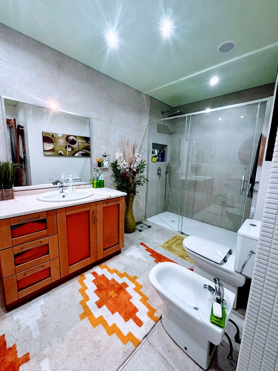 Excellent 2-bedr. apartment with garage - Before