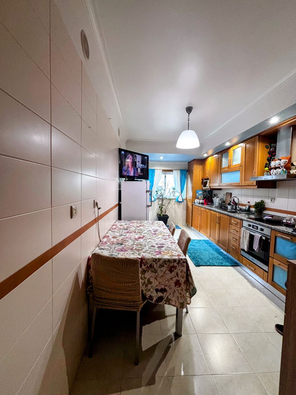 Excellent 2-bedr. apartment with garage - Before