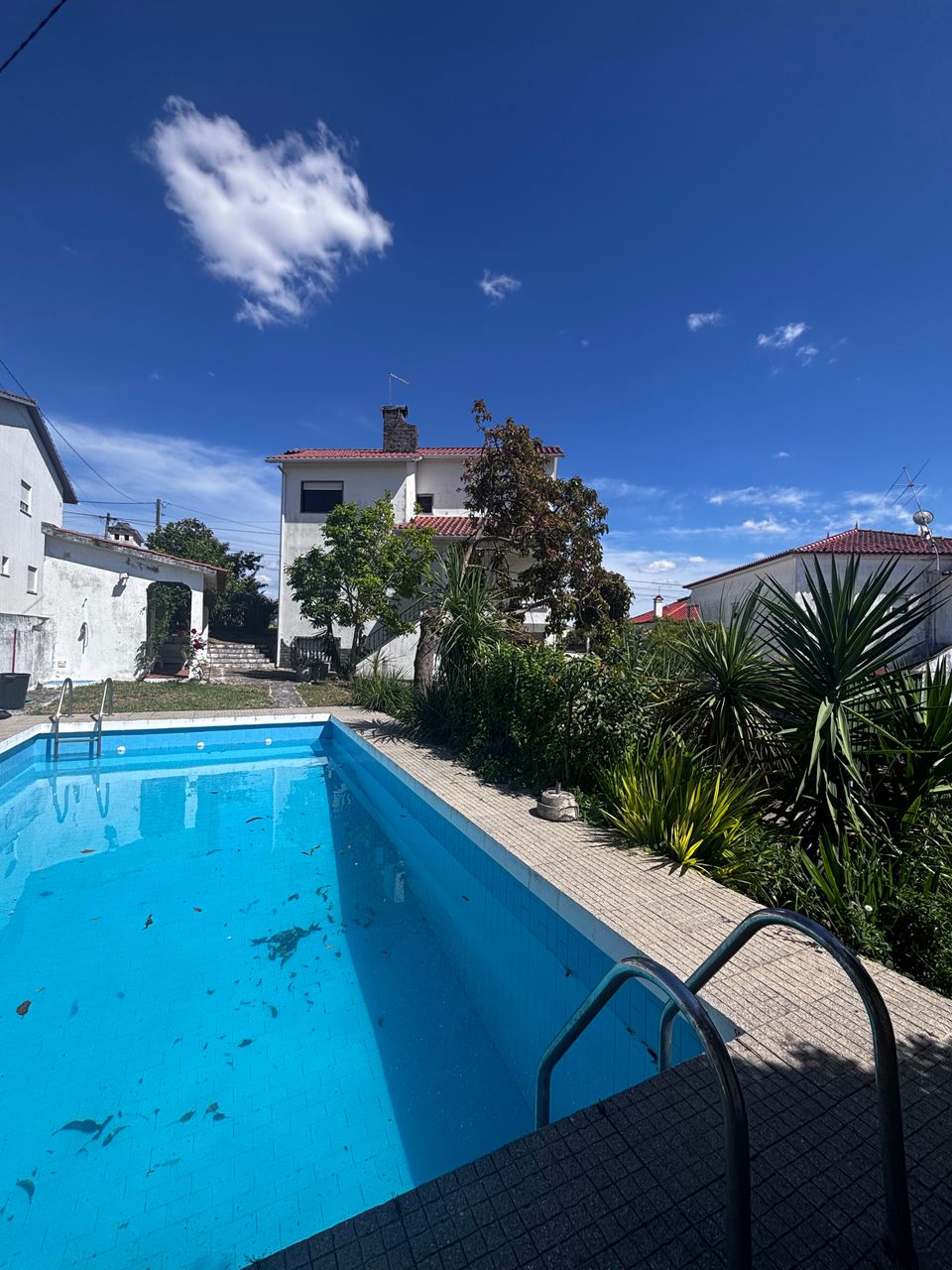 Villa with pool 1 / 5